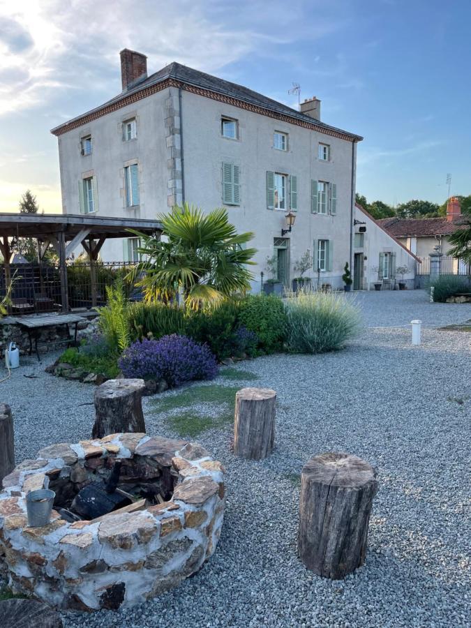 Maison Hirondelles Gites Mezieres-sur-Issoire Exterior photo